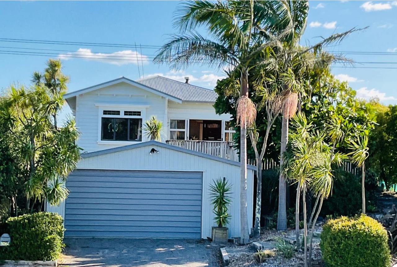 Cabbage Tree - Summer Or Winter Beachfront Haven パパモア エクステリア 写真