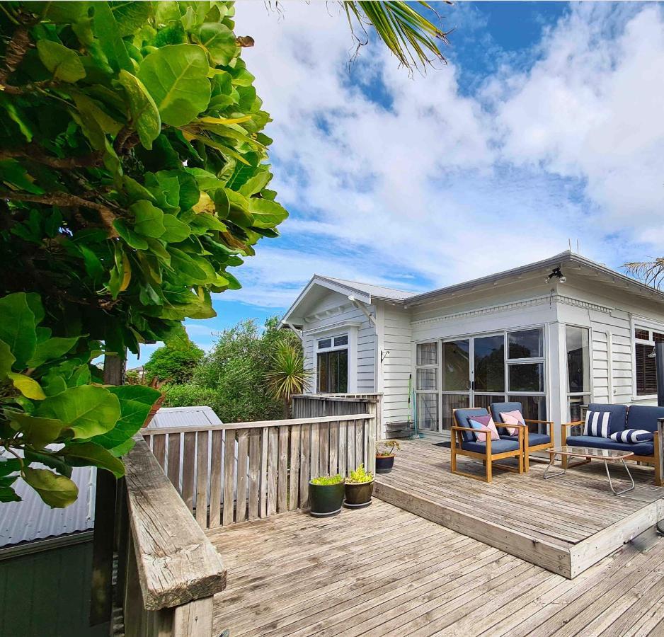 Cabbage Tree - Summer Or Winter Beachfront Haven パパモア エクステリア 写真
